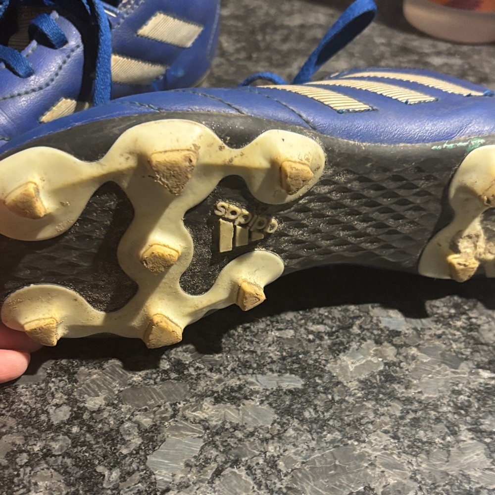 adidas Kids cleats - Blue and Black - Picture 3 of 5